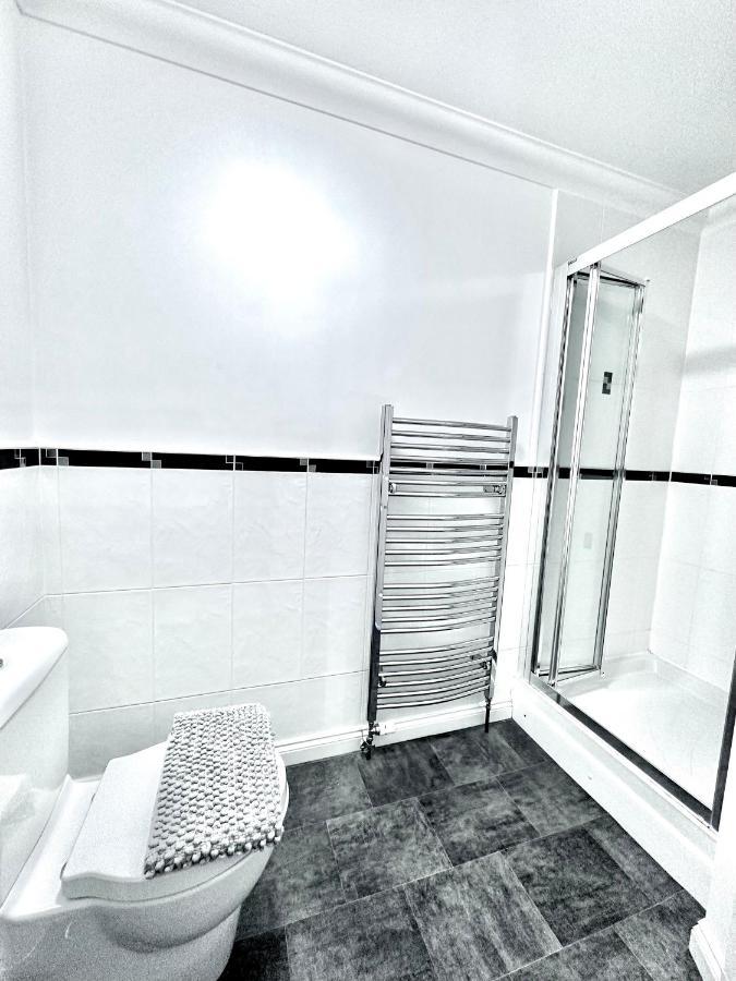 Riverview Apartment 2 Bed, 2 Bath, Free Parking / Wifi 因弗内斯 外观 照片
