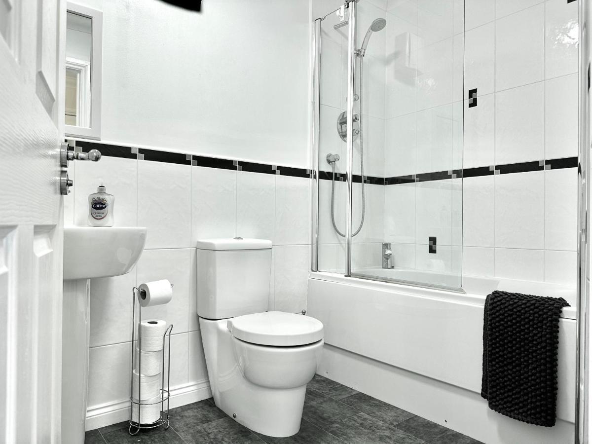 Riverview Apartment 2 Bed, 2 Bath, Free Parking / Wifi 因弗内斯 外观 照片